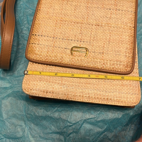 Vintage Etienne Aigner purse - Picture 8 of 12